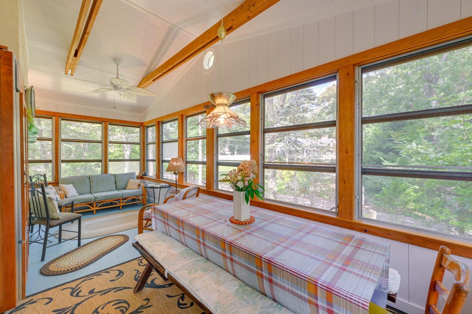 Home In Long Island Wine Country - Walk To Beach! Cutchogue Exterior foto